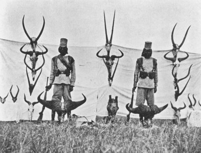 1908年“赤道大型射击”中对Guaso Nyiro的三周拍摄 作者 弗朗西斯·亚瑟·迪金森